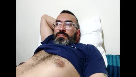 Snapshot of luis2988z chatting on 17, 1, 2025 Hairyman online show from 17, 1, 2025