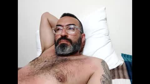 Snapshot of luis2988z chatting on 21, 1, 2025 Hairyman online show from 21, 1, 2025
