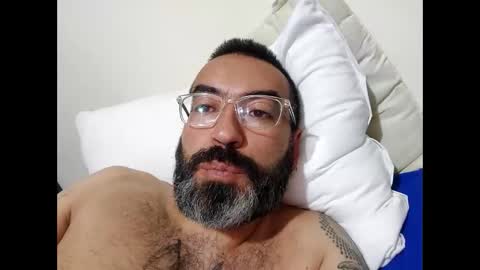 Snapshot of luis2988z chatting on 25, 1, 2025 Hairyman online show from 25, 1, 2025