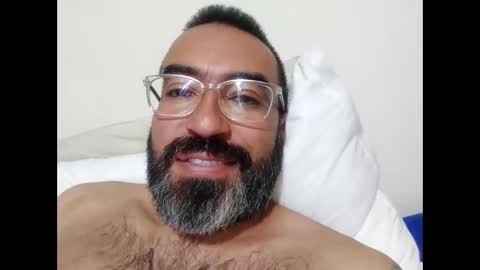 Snapshot of luis2988z chatting on 26, 1, 2025 Hairyman online show from 26, 1, 2025