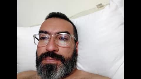 Snapshot of luis2988z chatting on 28, 1, 2025 Hairyman online show from 28, 1, 2025