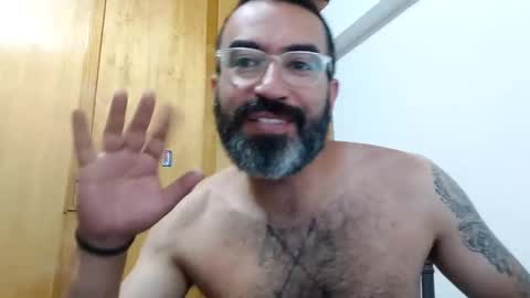 Snapshot of luis2988z chatting on 31, 1, 2025 Hairyman online show from 31, 1, 2025