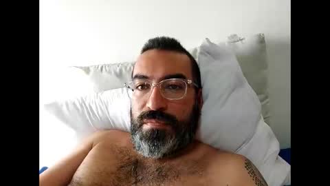 Snapshot of luis2988z chatting on 2, 2, 2025 Hairyman online show from 2, 2, 2025