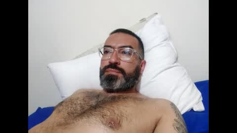 Snapshot of luis2988z chatting on 6, 2, 2025 Hairyman online show from 6, 2, 2025