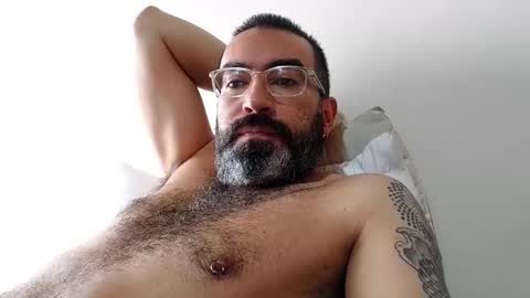 Snapshot of luis2988z chatting on 17, 2, 2025 Hairyman online show from 17, 2, 2025