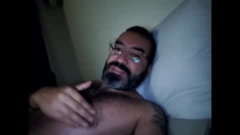 Snapshot of luis2988z chatting on 21, 2, 2025 Hairyman online show from 21, 2, 2025