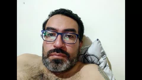 Snapshot of luis2988z chatting on 17, 9, 2025 Hairyman online show from 17, 9, 2025