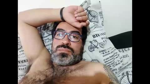 Snapshot of luis2988z chatting on 21, 9, 2025 Hairyman online show from 21, 9, 2025