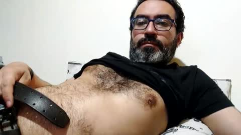 Snapshot of luis2988z chatting on 7, 10, 2025 Hairyman online show from 7, 10, 2025