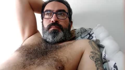 Snapshot of luis2988z chatting on 3, 11, 2025 Hairyman online show from 3, 11, 2025