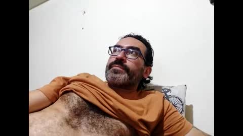 Snapshot of luis2988z chatting on 15, 11, 2025 Hairyman online show from 15, 11, 2025