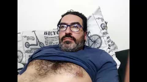 Snapshot of luis2988z chatting on 19, 11, 2025 Hairyman online show from 19, 11, 2025