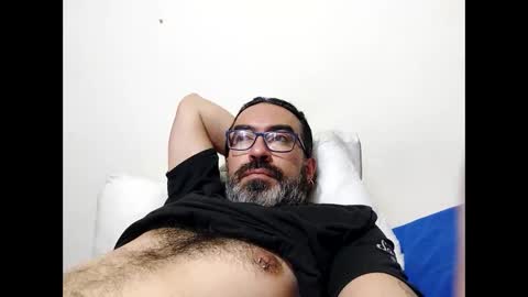 Snapshot of luis2988z chatting on 19, 5, 2026 Hairyman online show from 19, 5, 2026