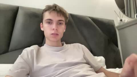 Snapshot of luis_7777 chatting on 28, 10, 2025 Luis online show from 28, 10, 2025