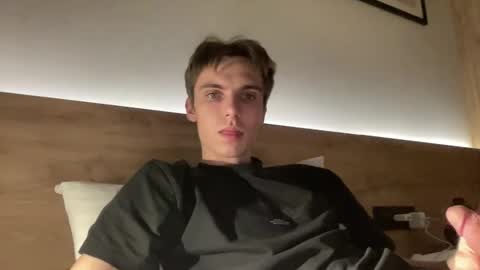 Snapshot of luis_7777 chatting on 15, 11, 2025 Luis online show from 15, 11, 2025