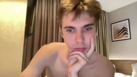 Snapshot of luis_7777 chatting on 18, 11, 2025 Luis online show from 18, 11, 2025