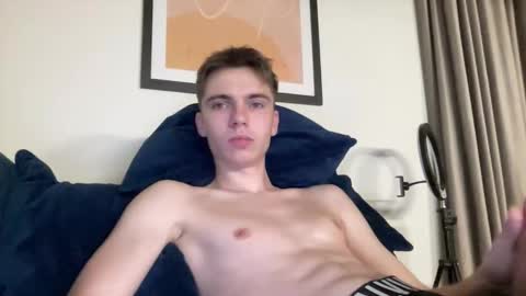 Snapshot of luis_7777 chatting on 28, 11, 2025 Luis online show from 28, 11, 2025