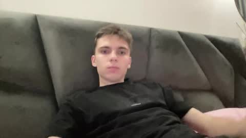 Snapshot of luis_7777 chatting on 2, 12, 2025 Luis online show from 2, 12, 2025