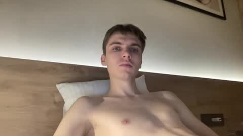 Snapshot of luis_7777 chatting on 17, 12, 2025 Luis online show from 17, 12, 2025