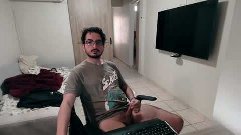 luis_flr online show from 10, 1, 2025