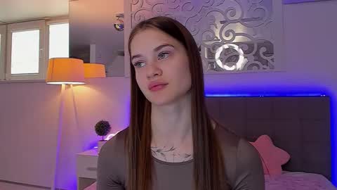 LuisaClover online show from 17, 4, 2026