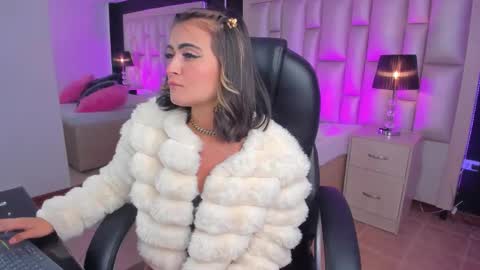 Snapshot of luisajonnes_ chatting on 6, 1, 2026 Luisa online show from 6, 1, 2026