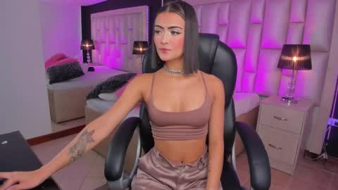 Snapshot of luisajonnes_ chatting on 12, 1, 2026 Luisa online show from 12, 1, 2026