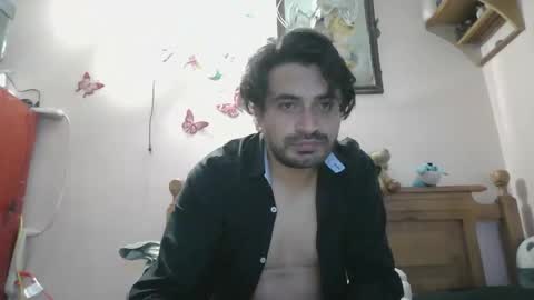Snapshot of luismiastarot chatting on 4, 12, 2025 luismiastarot online show from 4, 12, 2025