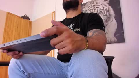 Snapshot of luke__09 chatting on 22, 10, 2025 LUKE online show from 22, 10, 2025