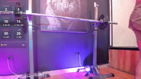 Snapshot of luke__09 chatting on 24, 10, 2025 LUKE online show from 24, 10, 2025