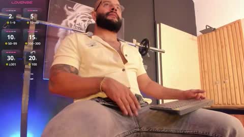 Snapshot of luke__09 chatting on 29, 10, 2025 LUKE online show from 29, 10, 2025