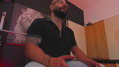 Snapshot of luke__09 chatting on 7, 11, 2025 LUKE online show from 7, 11, 2025