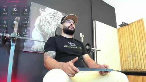 Snapshot of luke__09 chatting on 17, 11, 2025 LUKE online show from 17, 11, 2025