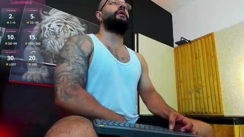 Snapshot of luke__09 chatting on 22, 11, 2025 LUKE online show from 22, 11, 2025