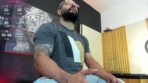 Snapshot of luke__09 chatting on 24, 11, 2025 LUKE online show from 24, 11, 2025