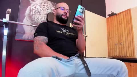 Snapshot of luke__09 chatting on 29, 11, 2025 LUKE online show from 29, 11, 2025