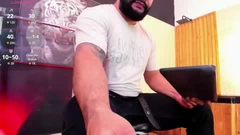 Snapshot of luke__09 chatting on 30, 11, 2025 LUKE online show from 30, 11, 2025