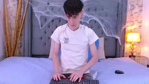 Snapshot of luke_carter chatting on 9, 10, 2025 luke_carter online show from 9, 10, 2025