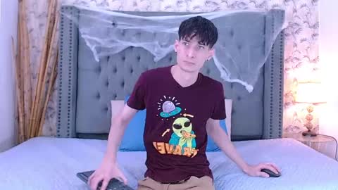 Snapshot of luke_carter chatting on 13, 10, 2025 luke_carter online show from 13, 10, 2025