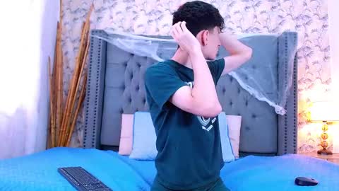 Snapshot of luke_carter chatting on 17, 10, 2025 luke_carter online show from 17, 10, 2025