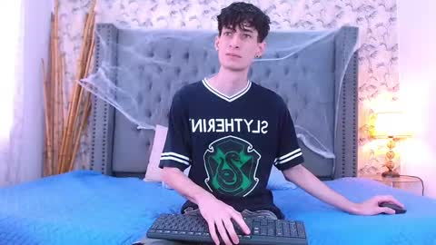 Snapshot of luke_carter chatting on 21, 10, 2025 luke_carter online show from 21, 10, 2025