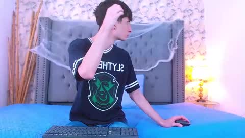 Snapshot of luke_carter chatting on 1, 11, 2025 luke_carter online show from 1, 11, 2025