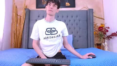 Snapshot of luke_carter chatting on 4, 12, 2025 luke_carter online show from 4, 12, 2025