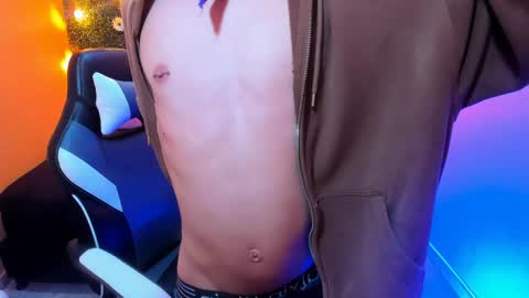 Snapshot of luke_howland chatting on 23, 1, 2025 Luke online show from 23, 1, 2025