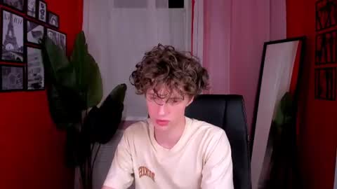 Snapshot of luke_sweet chatting on 22, 7, 2026 Luke online show from 22, 7, 2026