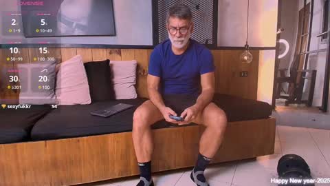 Snapshot of lukecrews chatting on 2, 2, 2025 Luke Crews online show from 2, 2, 2025