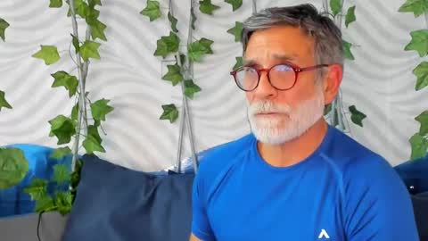 Snapshot of lukecrews chatting on 4, 3, 2025 Luke Crews online show from 4, 3, 2025