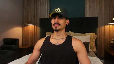 Snapshot of lukeetaylor_ chatting on 4, 11, 2025 Luke Taylor online show from 4, 11, 2025