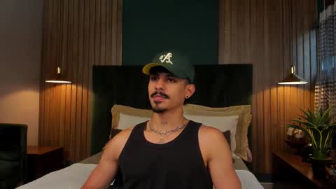 Snapshot of lukeetaylor_ chatting on 18, 11, 2025 Luke Taylor online show from 18, 11, 2025