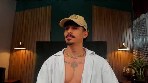 Snapshot of lukeetaylor_ chatting on 24, 11, 2025 Luke Taylor online show from 24, 11, 2025